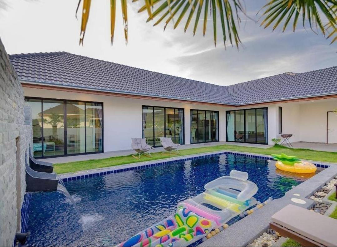 Star Moon House Hua Hin